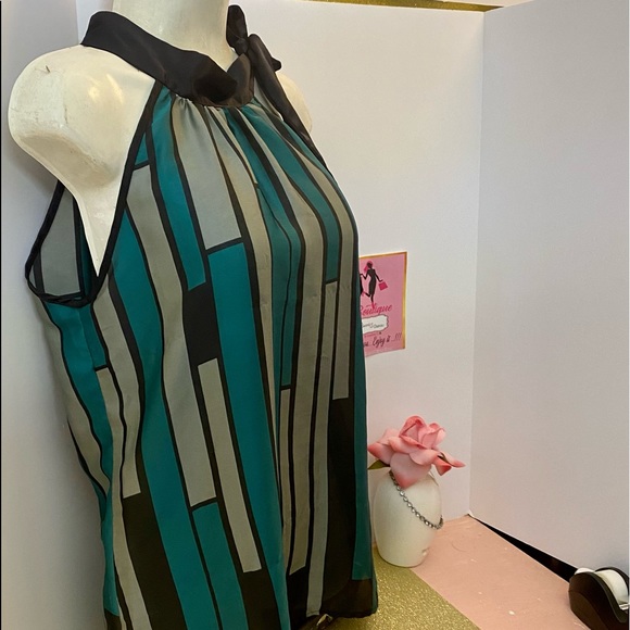 Sleeveless Blouse size S / M - Picture 9 of 13